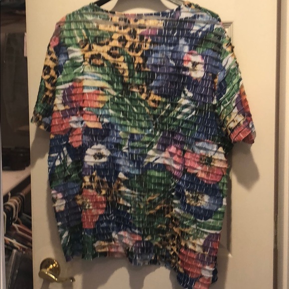 Top - Picture 4 of 4